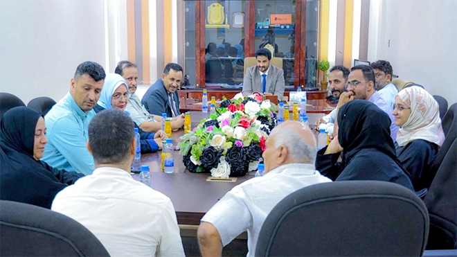 نائب وزير النقل يتفقد هيئة النقل البري بعدن